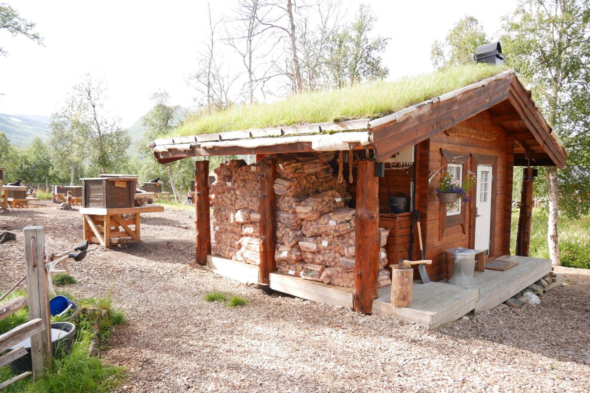 Bardu Huskylodge Екстериор снимка